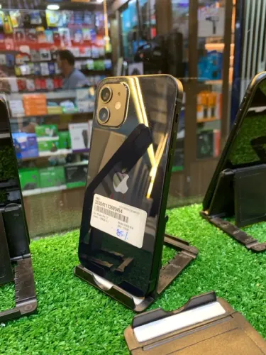 iPhone 12 preto usado