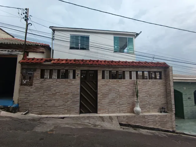 //Casa com 4 Qrts no Bairro da Paz