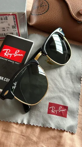Óculos Ray-Ban Clubmaster Clássico Preto