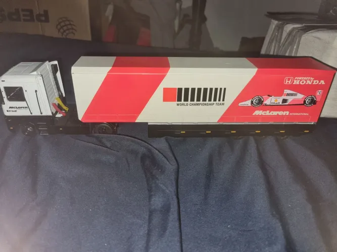 Caminhão McLaren Honda - Modelo de Coleção