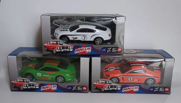 Carrinhos de corrida Mini-Car 1:43 