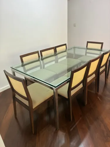 Mesa de Jantar 8 lugares de vidro grosso com cadeiras Breton