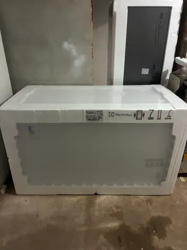 Freezer Electrolux inverter na caixa 513 litros