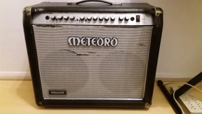 Amplificador Meteoro Vulcano G100
