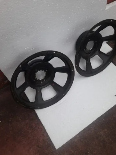Carcaça de auto falante de 12 polegadas.