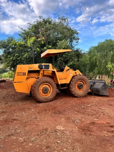 Pá Carregadeira Case W7 ano 97 