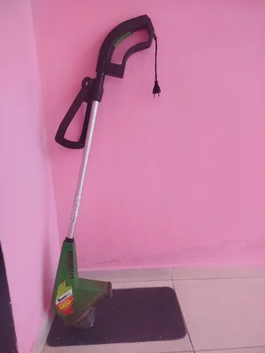 Máquina de cortar grama Trapp 1800 profissional 