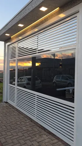 CASA EXCLUSIVA, MODERNA DE FINO ACABAMENTO