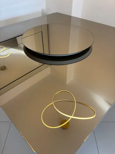 Mesa de jantar quadrada em espelho bronze 1,40m