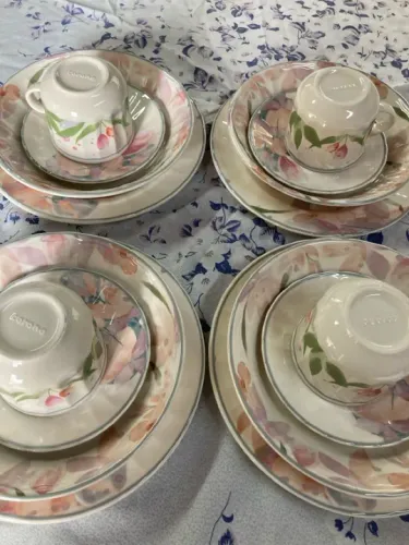 Vendo jogo de jantar novo na caixa