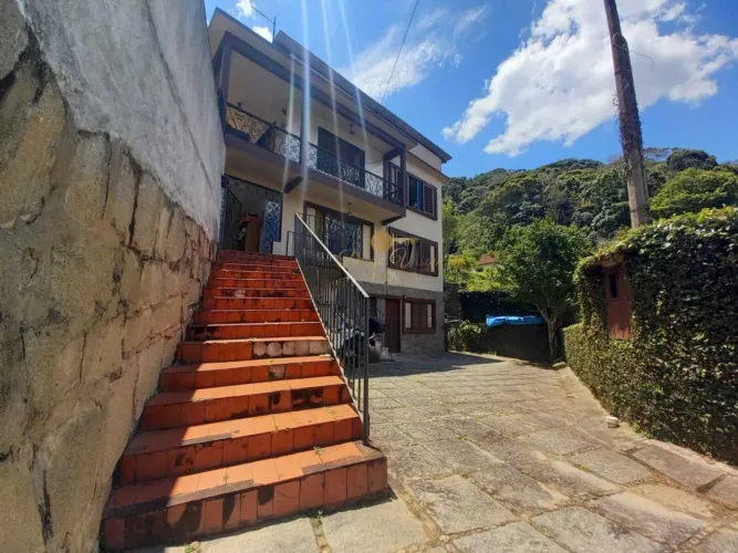 Casa para Venda em Teresópolis, Vale do Paraíso, 4 dormitórios, 2 banheiros, 10 vagas