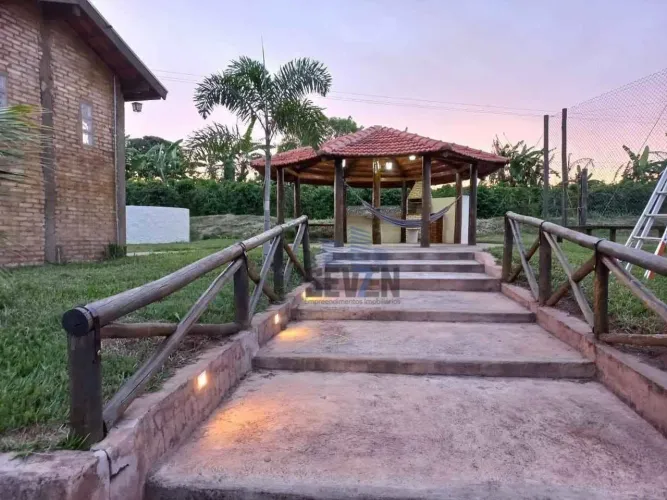 Sítio à Venda em Garça-SP  4,5 Hectares, Café Irrigado e Sede Completa
