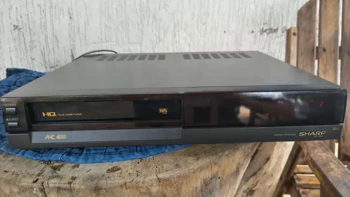 Vídeo cassete SHARP VC-1094 NO ESTADO.
