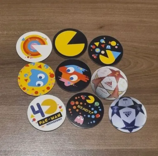9 tazos da coleção pacman e champions league