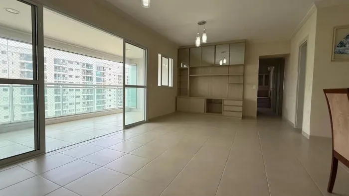 Apartamento Jardins de Veneto, novo nunca habitado.