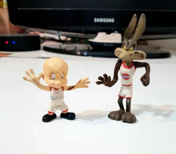 Looney Tunes SPACE JAM 2 PERSONAGENS O GAGUINHO E O COYOTE