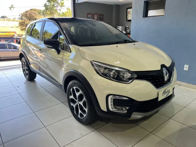 Captur Intense 2.0 flex Automática 2018