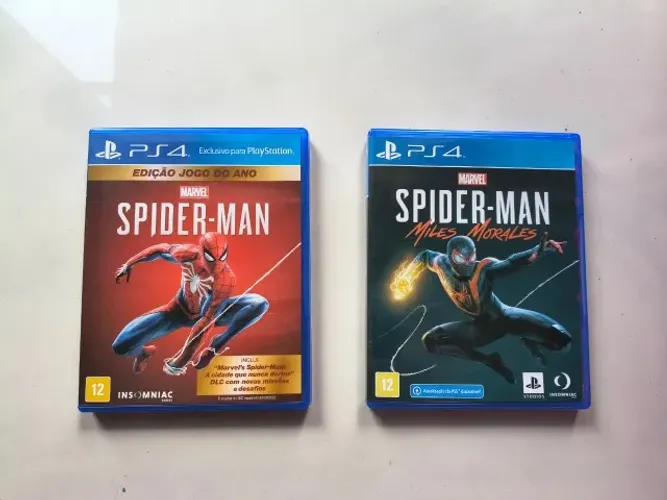 Spider Man - Edição de Jogo do Ano com DLCs + Miles Morales - Dublado e Legendado em PT-BR