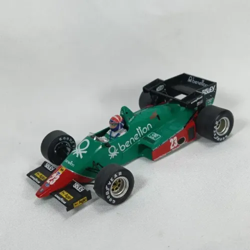 Miniatura Alfa Romeo 184t Eddie Cheever Spark 1/43