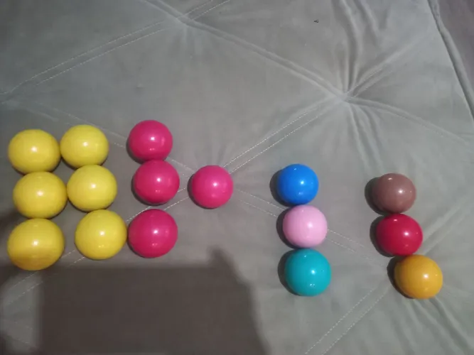 16 -Bolas de sinuca.