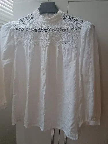 Blusa GAP Rendada
