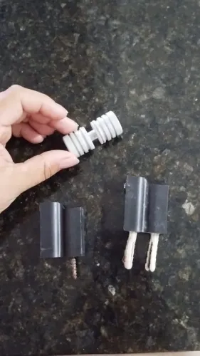 Fazemos Manutenção e Instalação de PORTAS DE VIDRO