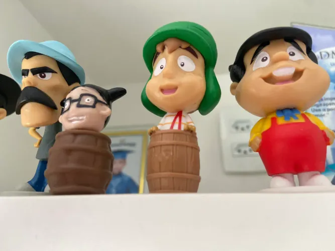 Bonecos do chaves 
