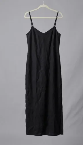 Vestido com fenda lateral