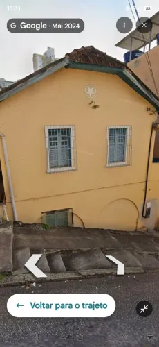 Terreno com casa antiga construída