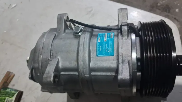 Compressor de van.  E também caminhão 