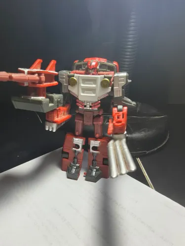 Tranformers autobot Swerve de Robot in disguise