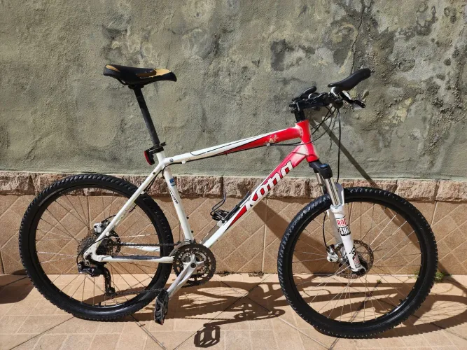 Kona Cinder Cone Aro 26 Alumínio RockShox Freio a Disco