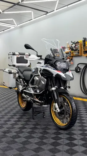 BMW R 1250 GS Adventure Trophy 2024 - 18.700km + Trio de Baús Originais