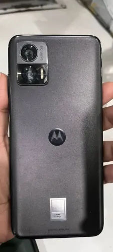 Celular Motorola edgie 30 neon 3 anos de uso, bem conservado.