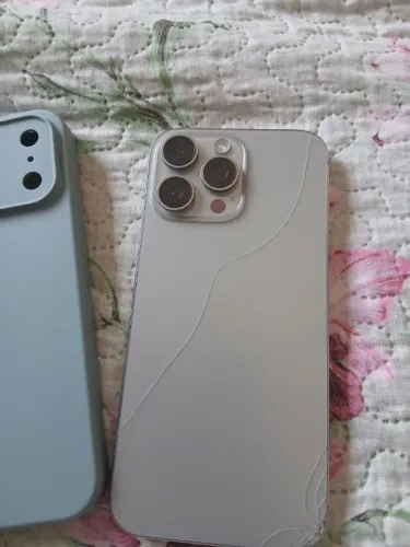iPhone 16 Pro Max *Leiam
