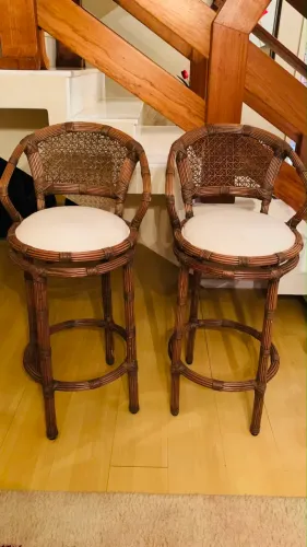 Par de Banquetas em Rattan - Lindas e Elegantes
