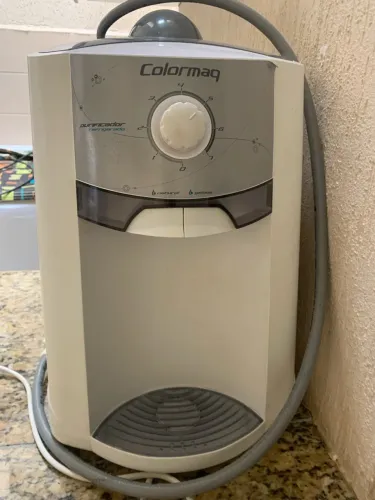 Purificador e refrigerador de água colormaq 220v.