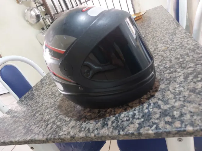 Capacete seminovo