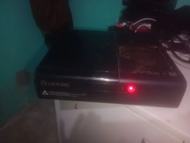 Xbox super slim destravado RGH com luz vermelha 