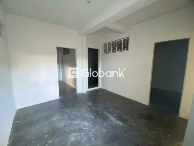 Casa para locação em Vila Brasilia 120m2, 3 quartos.