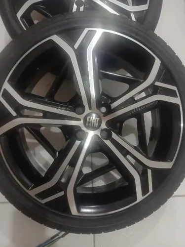 Jogo de roda aro 18 Fiat