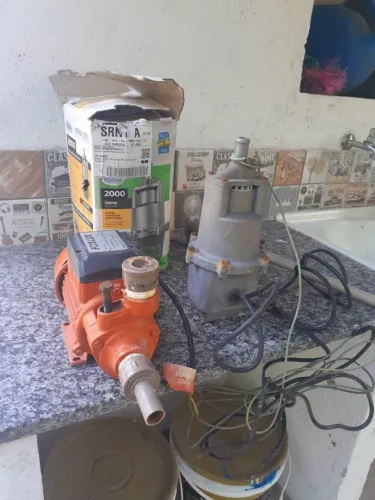 Duas Bombas de Água