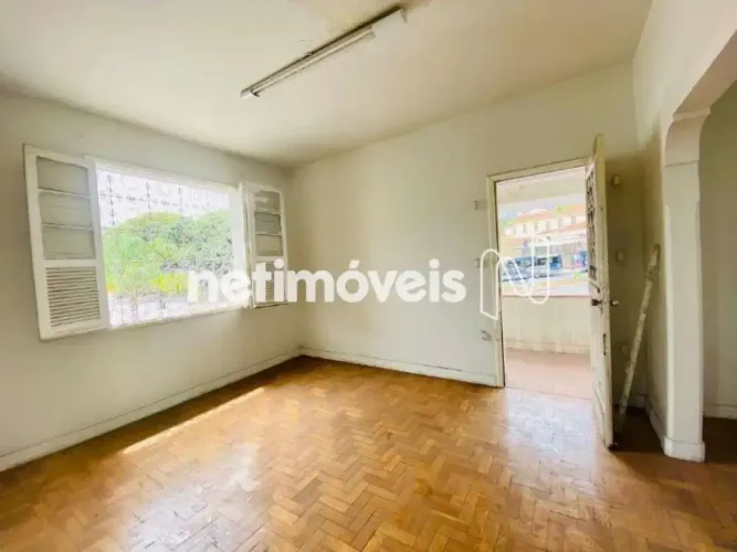 Excelente Casa Comercial em localização espetacular no Prado!