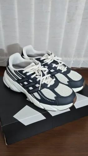 Adidas Technochaos 2000, Tamanho 41, Off White com Azul escuro