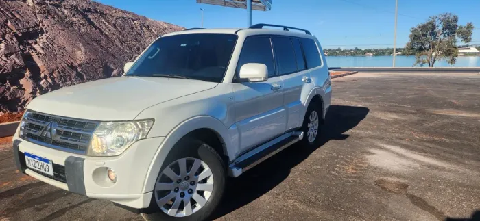 Mitsubishi Pajero HPE Full 3.2 4X4 T.i.dies. 5P AUT 2011