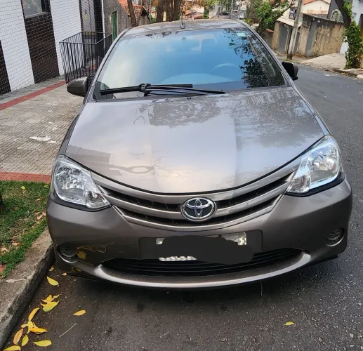ALUGO TOYOTA ETIOS PARA APLICATIVO (UBER /99)