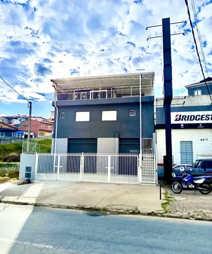 Ponto comercial/Loja/Box para aluguel tem 300 metros quadrados
