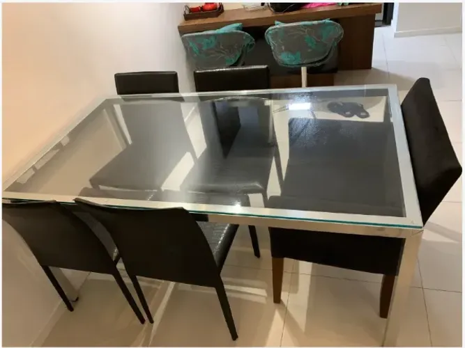 Mesa de jantar com 5 cadeiras