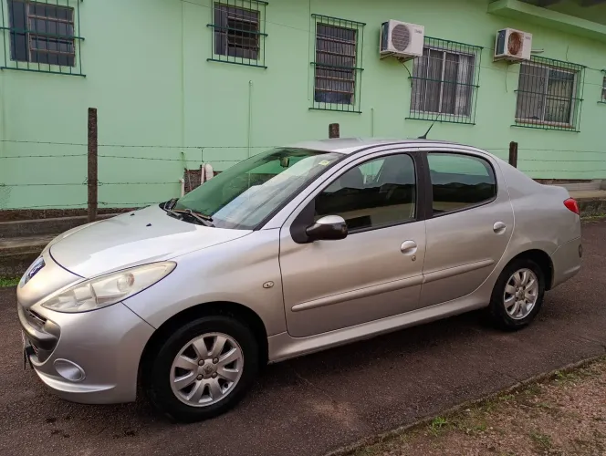 Peugeot 207 Sed. Passion XR Sport 1.4 Flex 8V 4P 2010