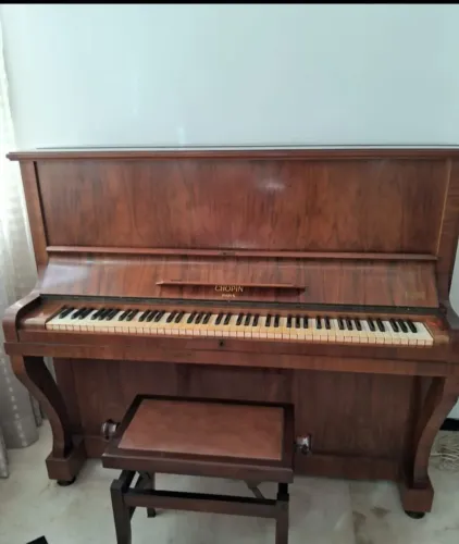 Piano reto